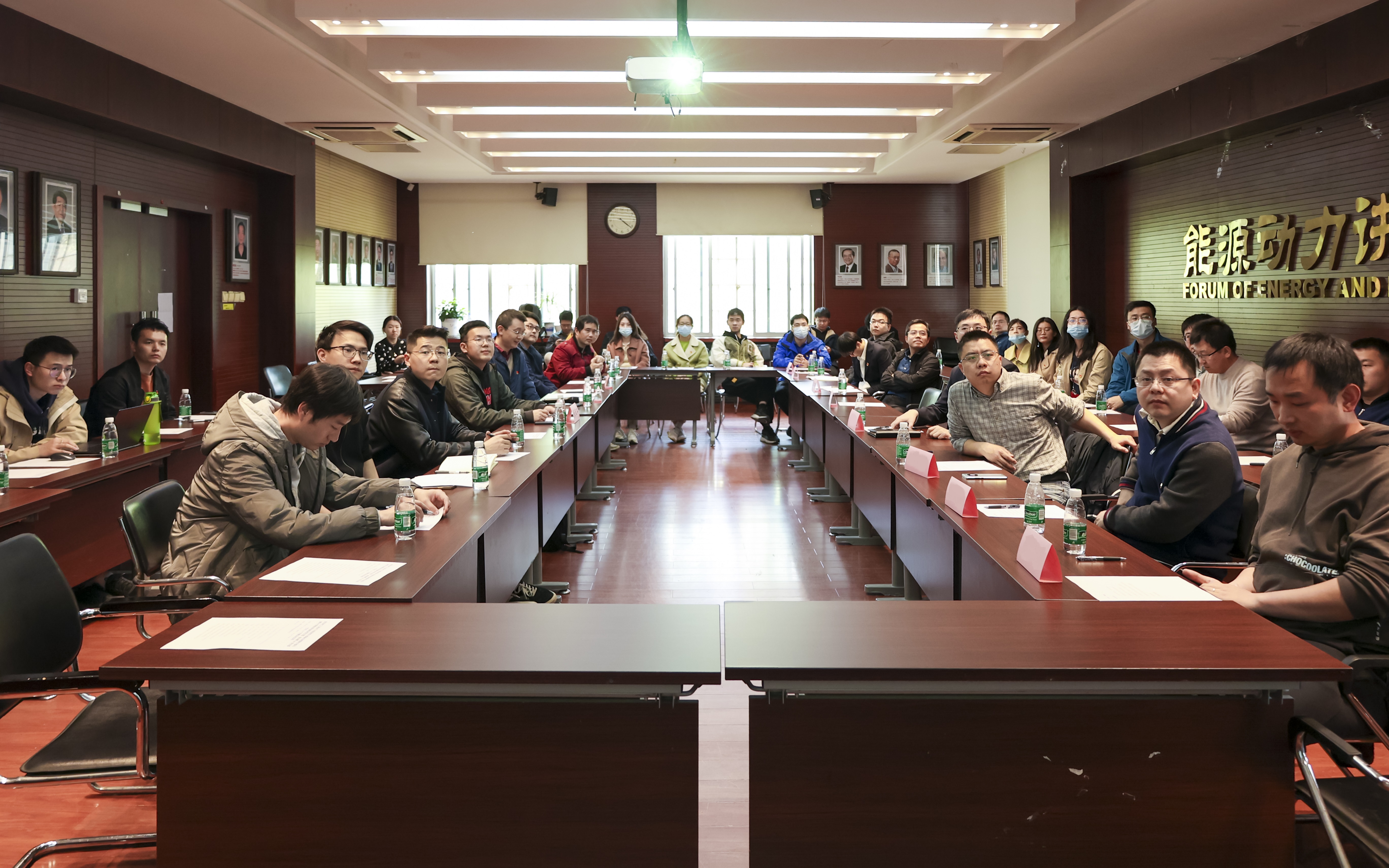 20230408-新闻稿-航天科工三院水下总体部党支部与w88优德中文版官网能动系流机所党支部、能动博201党支部“红色1 1 1”共建活动-郭慧娜-图3-会议现场.jpg