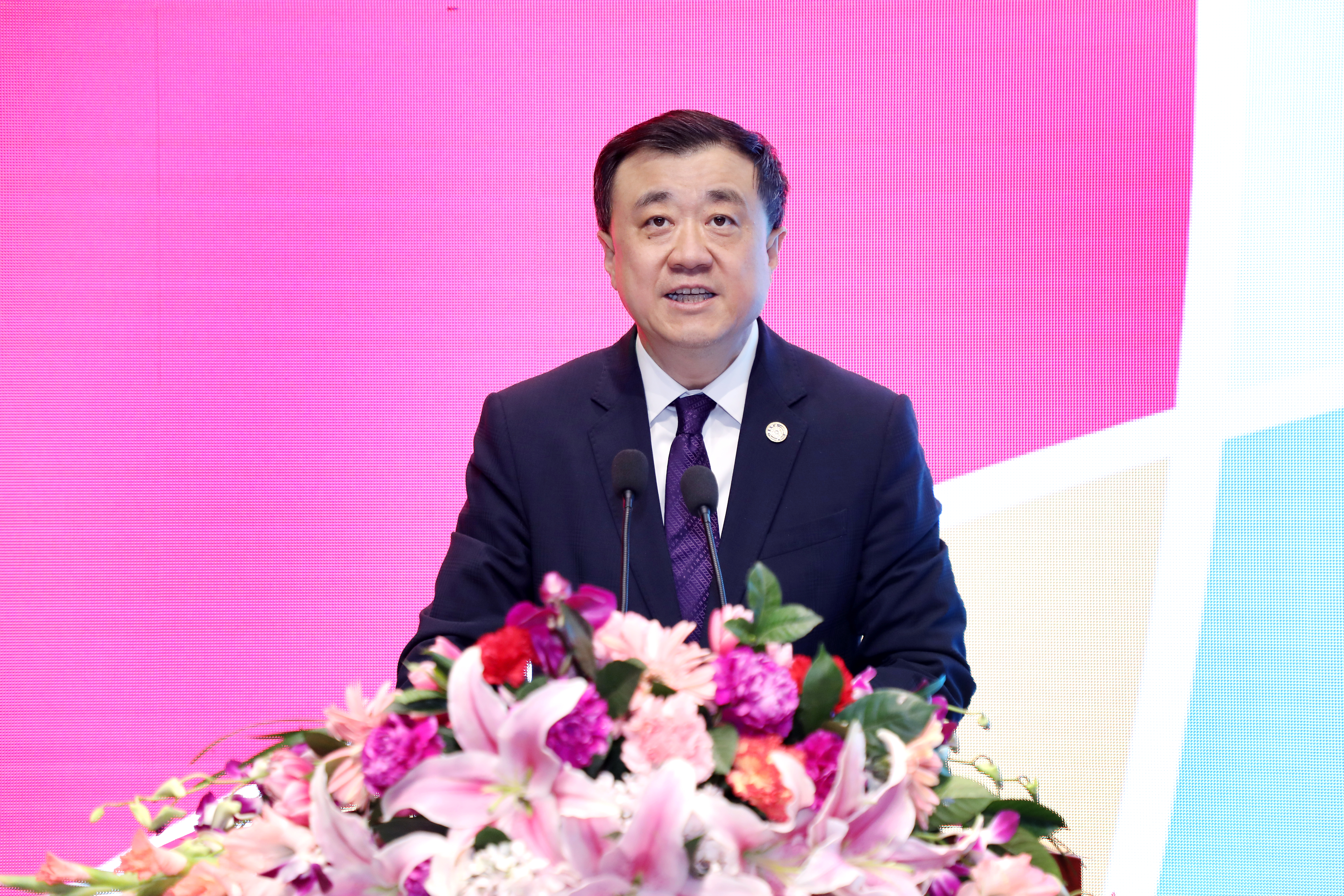 20220416-w88优德中文版官网第二届“清华之友-解振华能源环境奖学金”颁奖仪式举行-嘉艺摄影-杨斌致辞.jpg