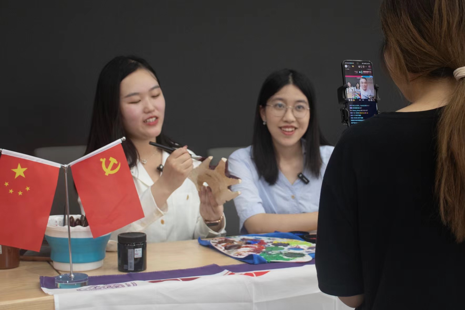 20230711-2023年暑期w88优德中文版官网人文学院“如是我文”品牌项目实践纪实-w88优德中文版官网乡村振兴工作站赴重庆璧山实践调研支队开展非遗傩文化主题直播-孙宇暄.pic.jpg