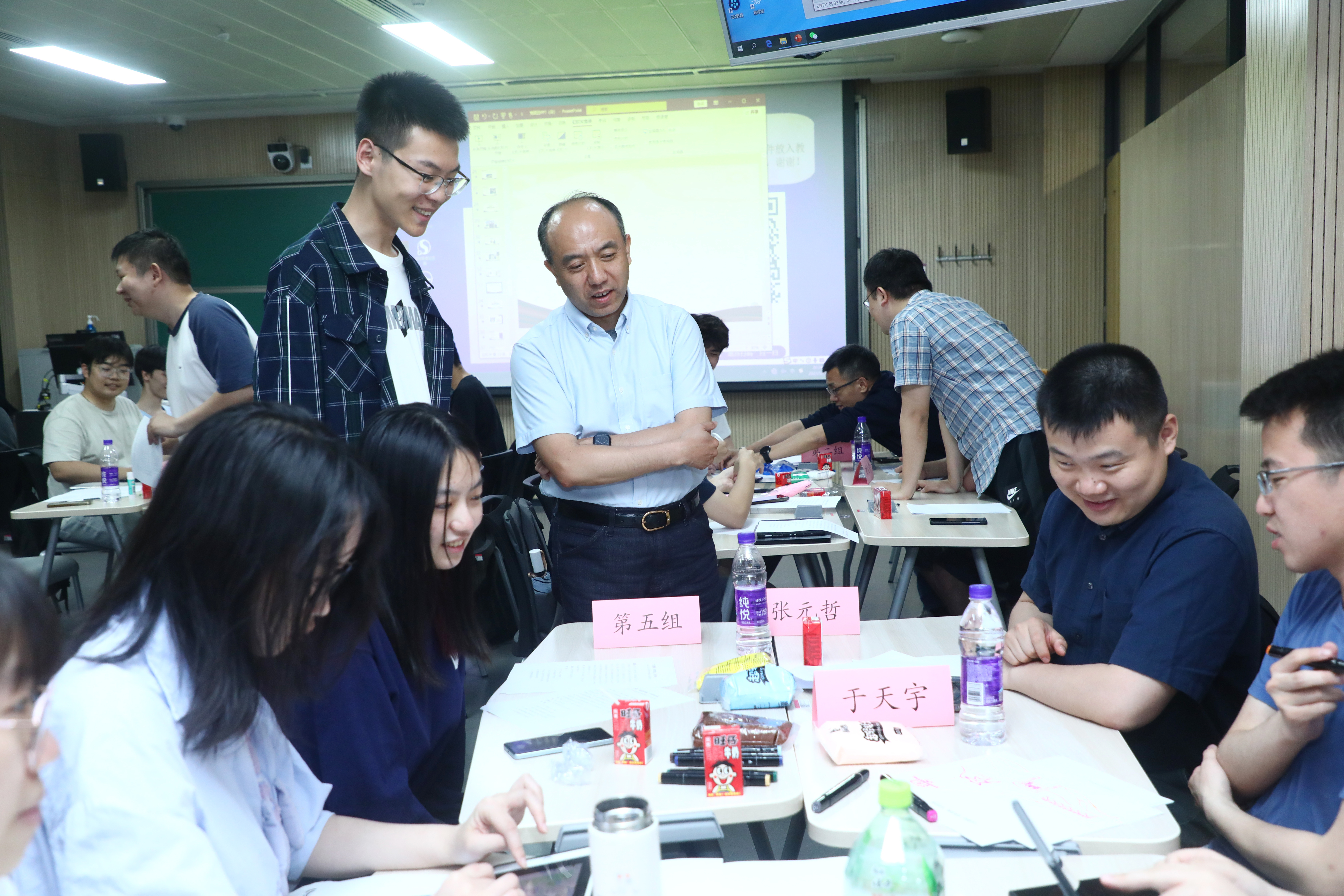 20230514-w88优德中文版官网开展“百年接力,强国有我——奋进新征程”集中主题党团日-石家东-王宏伟参加新雅13团支部与新雅21党支部联合主题党团日.JPG