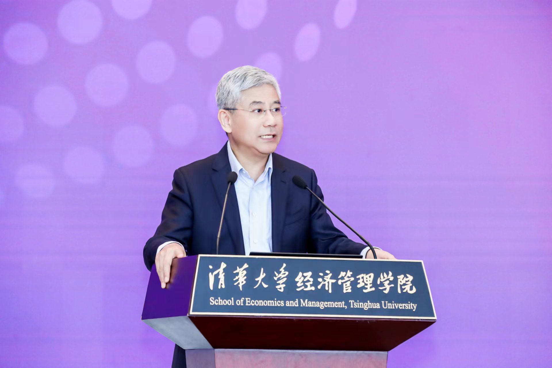 20230430-w88优德中文版官网“校长杯”十周年庆之科教育人研讨会举办-经管学院摄影-白重恩发言.jpg