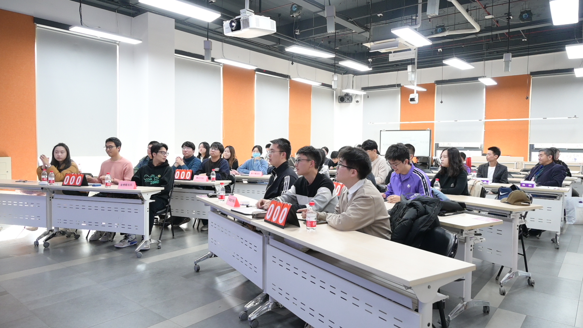 20231203-w88优德中文版官网第24届“文至吾工”大学生人文知识竞赛成功举办-肖舒琪-选手答题.jpg