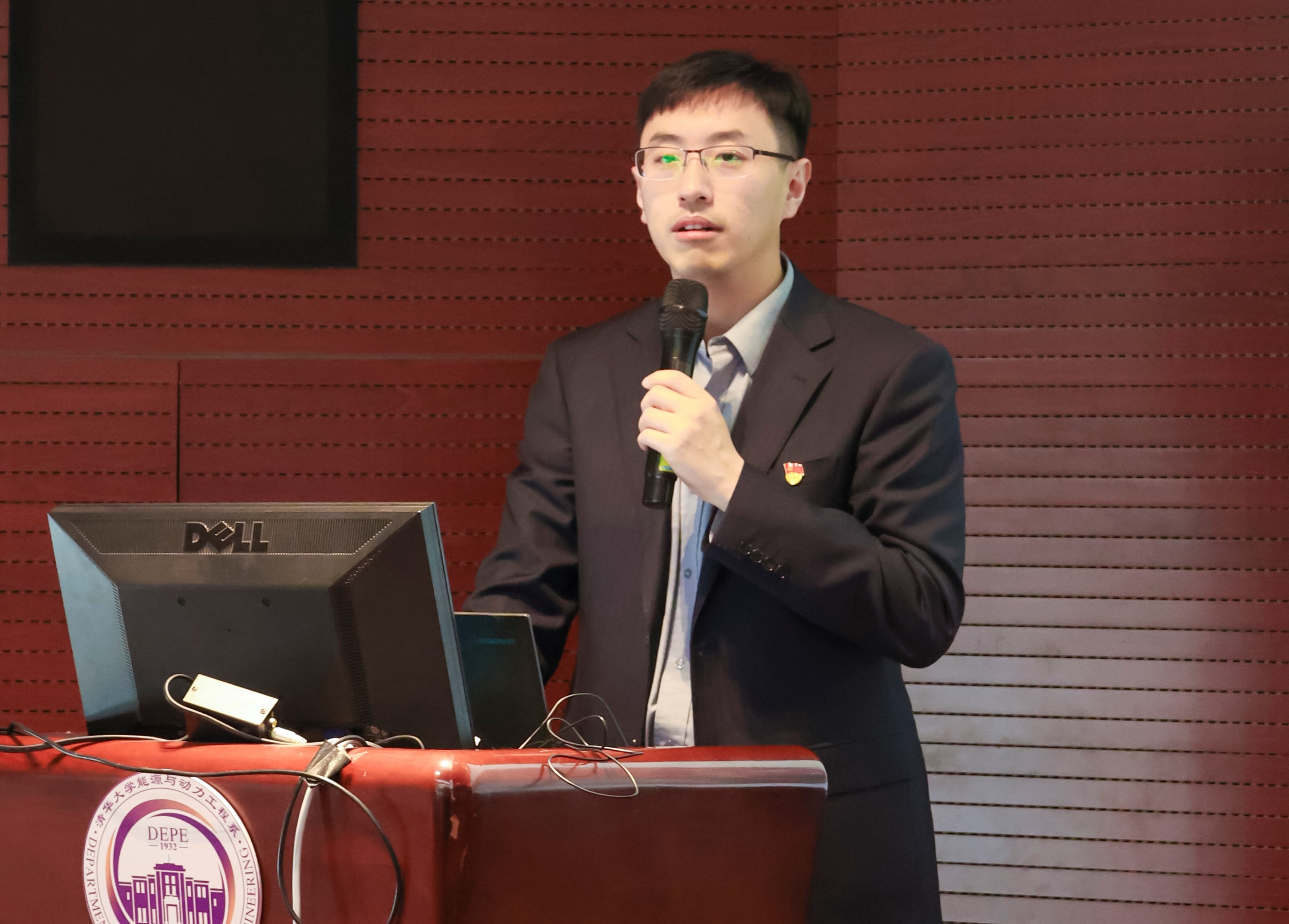 20230408-新闻稿-航天科工三院水下总体部党支部与w88优德中文版官网能动系流机所党支部、能动博201党支部“红色1 1 1”共建活动-郭慧娜-图5-航天三院三部党群处副处长孟老师介绍情况.jpg