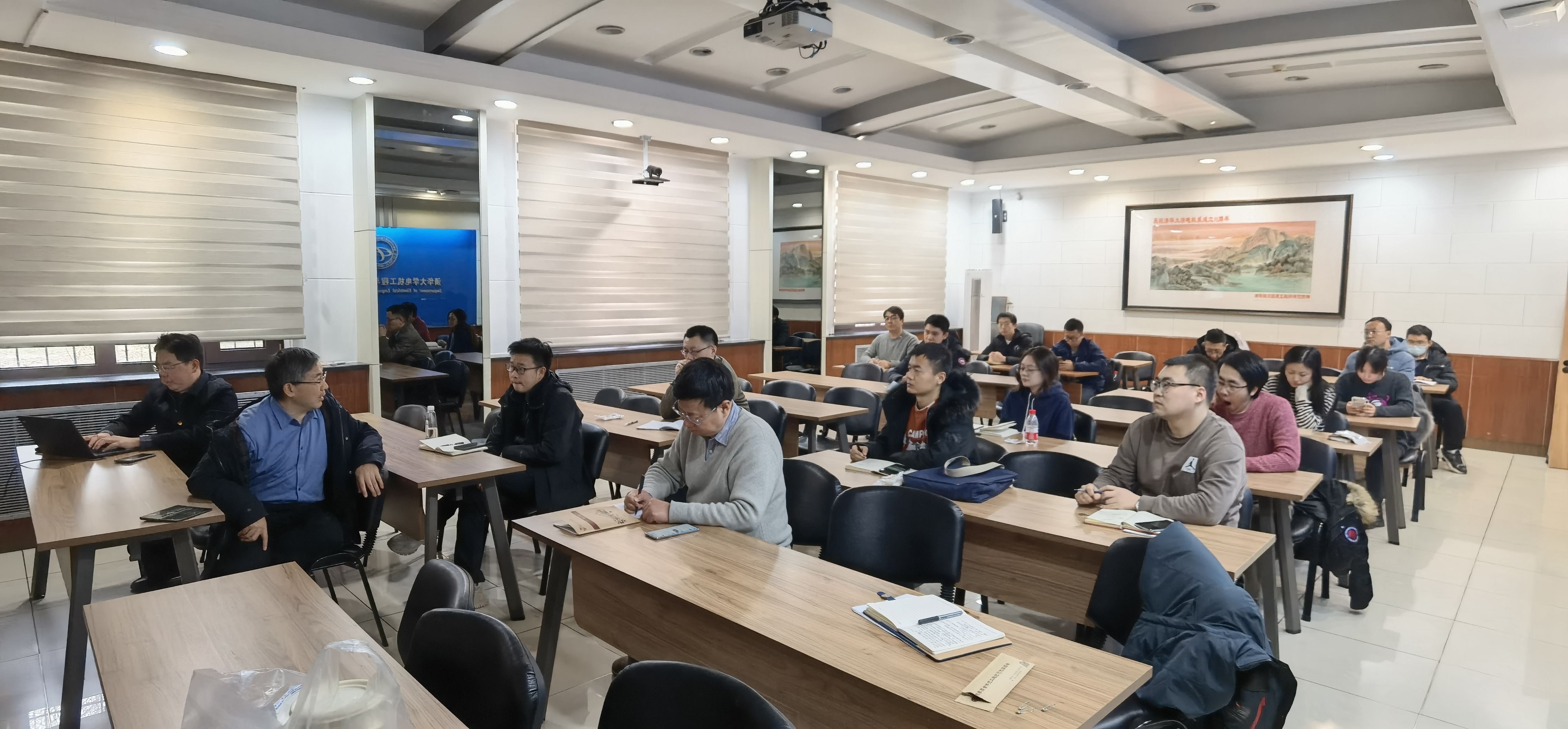 20231212-电机系组织师生党员参加w88优德中文版官网全校党员集中培训-无-9.jpg