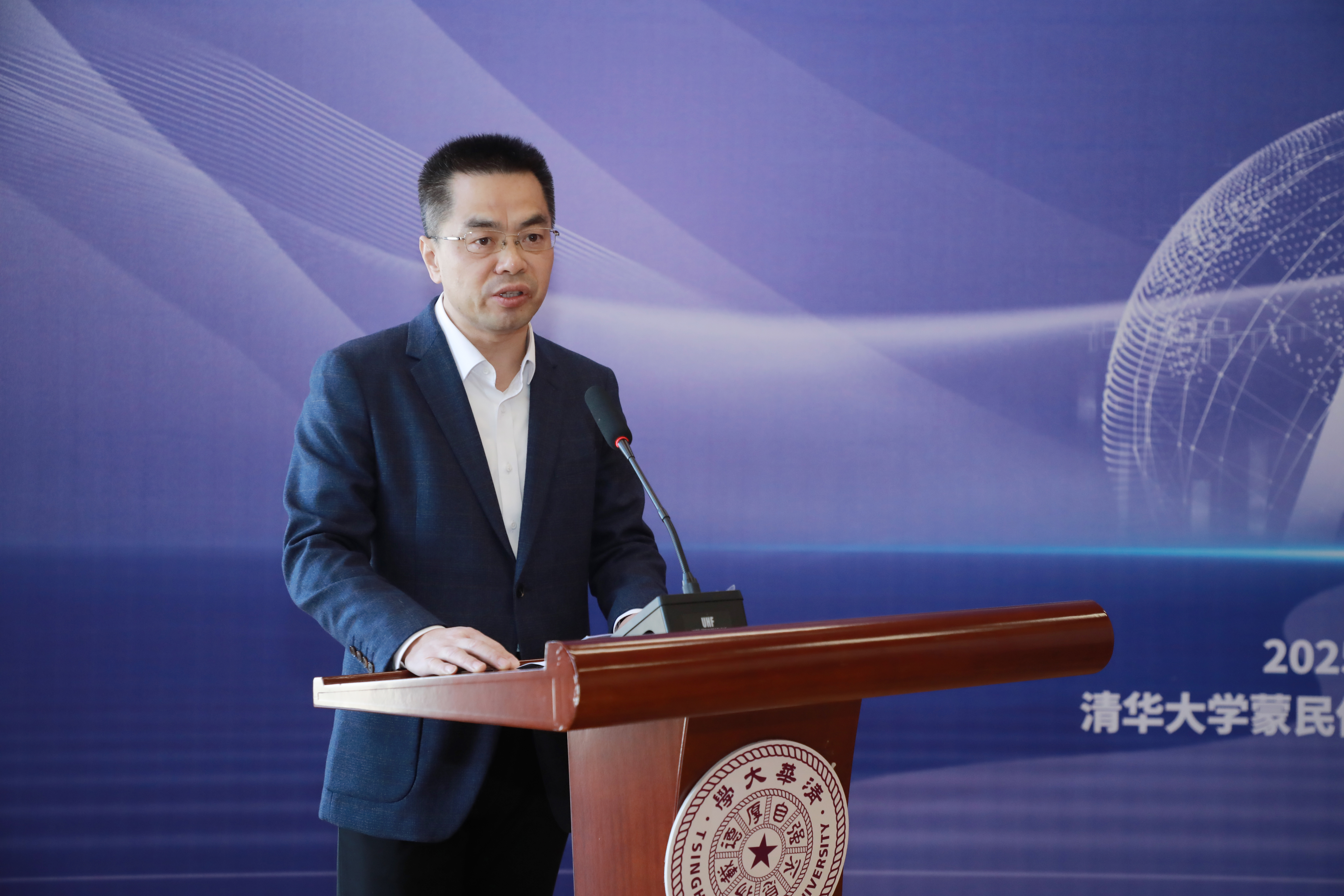 20250329-w88优德中文版官网—同方知网数字人文联合研究中心揭牌成立-潘建明致辞-嘉艺拍摄.jpg